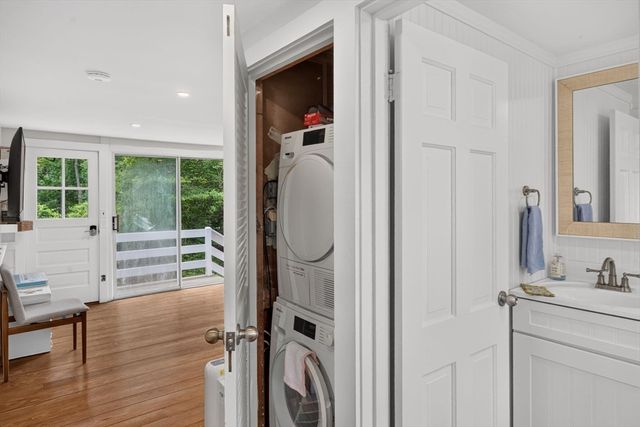 130 Spring Ln, Brewster, MA 02631