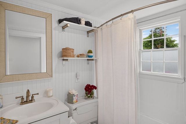 130 Spring Ln, Brewster, MA 02631