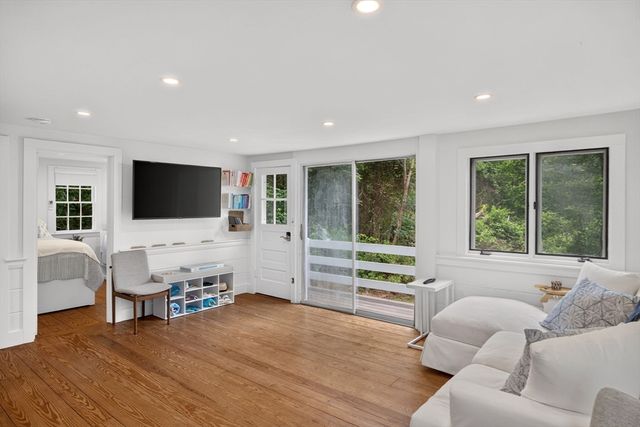 130 Spring Ln, Brewster, MA 02631