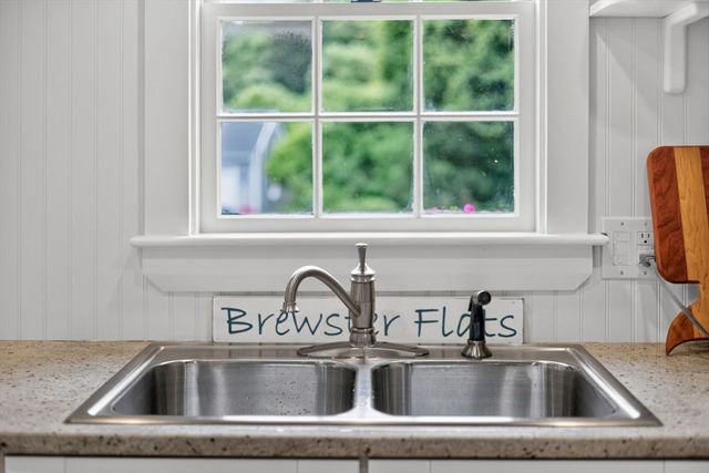 130 Spring Ln, Brewster, MA 02631