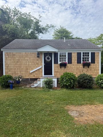 130 Spring Ln, Brewster, MA 02631
