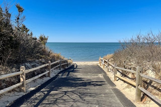 130 Spring Ln, Brewster, MA 02631