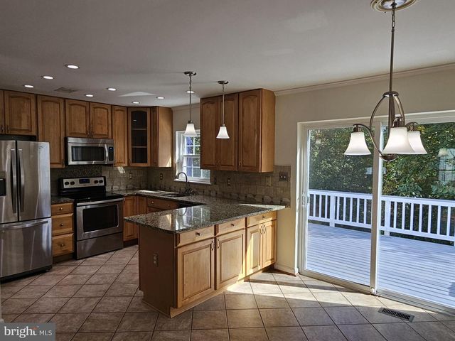 3332 PINEY RIDGE CT, Herndon, VA 20171