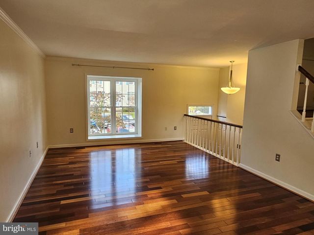 3332 PINEY RIDGE CT, Herndon, VA 20171