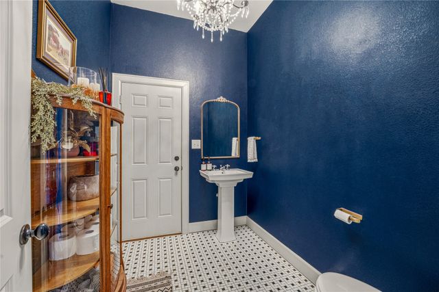 907 Cherry Street, Graham, TX 76450