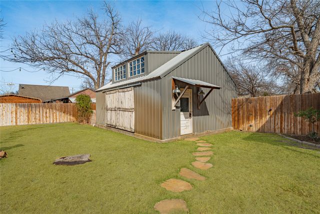 907 Cherry Street, Graham, TX 76450