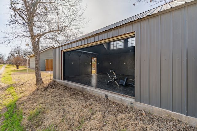 907 Cherry Street, Graham, TX 76450