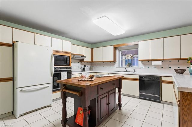 223 Wendy Oak Road, Reidsville, NC 27320