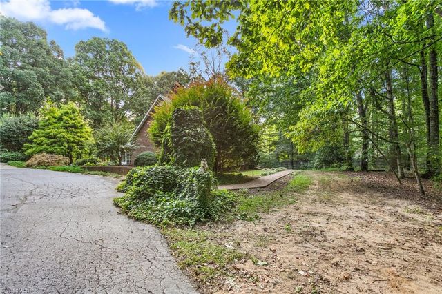 223 Wendy Oak Road, Reidsville, NC 27320