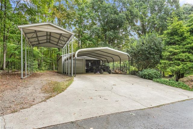 223 Wendy Oak Road, Reidsville, NC 27320