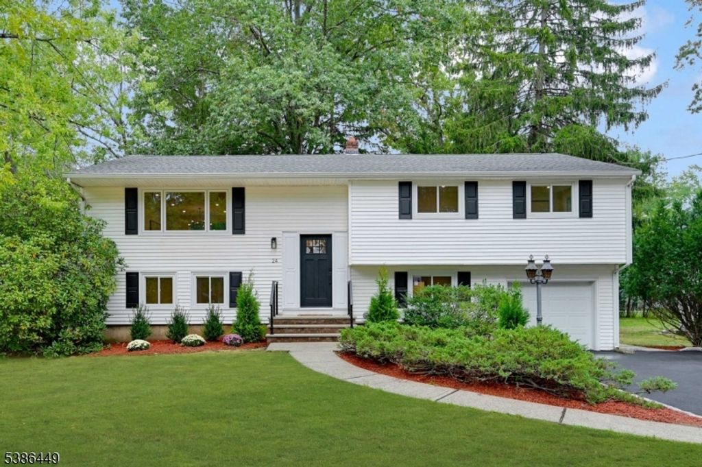 24 Garnet Ter, Livingston Twp., NJ 07039