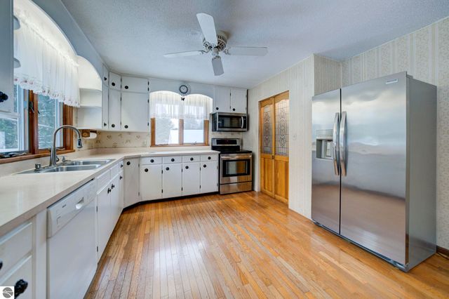 10903 N Long Lake Road, Traverse City, MI 49685