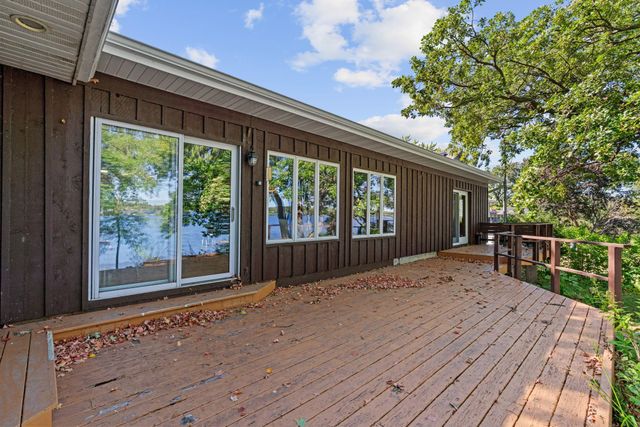 168 Peninsula Road, Medicine Lake, MN 55441