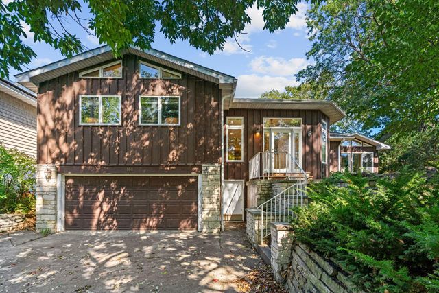 168 Peninsula Road, Medicine Lake, MN 55441