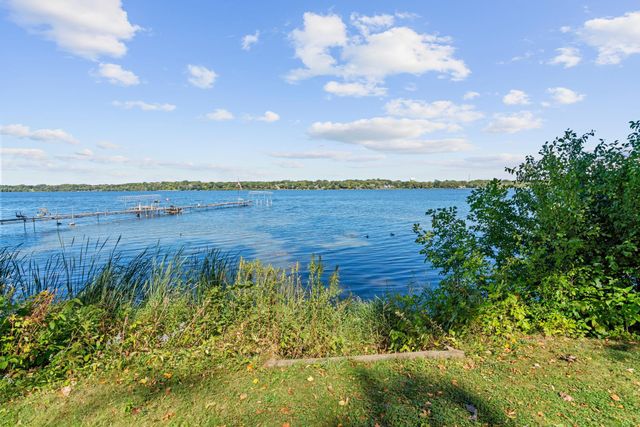 168 Peninsula Road, Medicine Lake, MN 55441