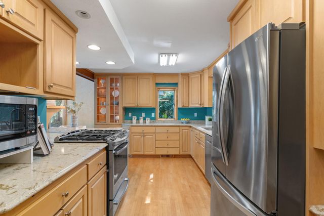 168 Peninsula Road, Medicine Lake, MN 55441
