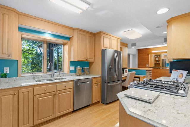 168 Peninsula Road, Medicine Lake, MN 55441