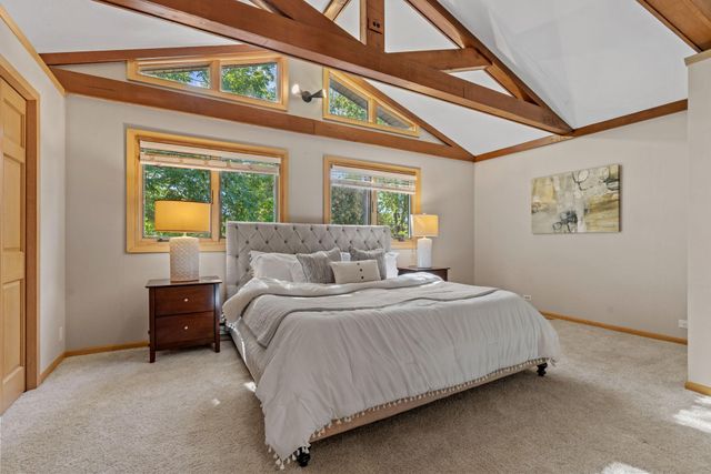 168 Peninsula Road, Medicine Lake, MN 55441