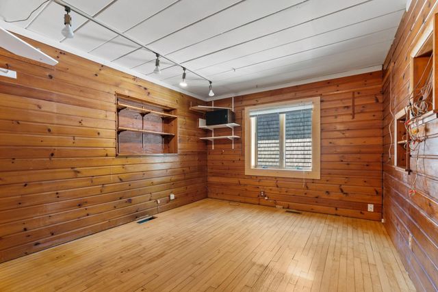 168 Peninsula Road, Medicine Lake, MN 55441