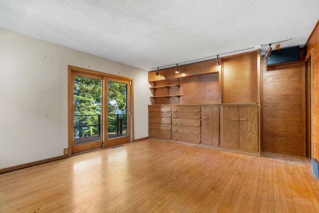 168 Peninsula Road, Medicine Lake, MN 55441