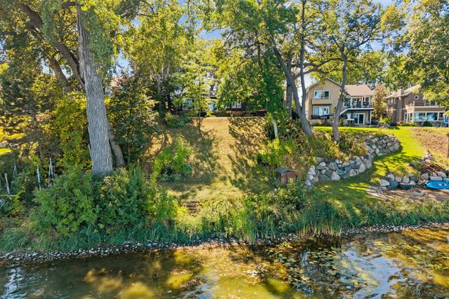 168 Peninsula Road, Medicine Lake, MN 55441