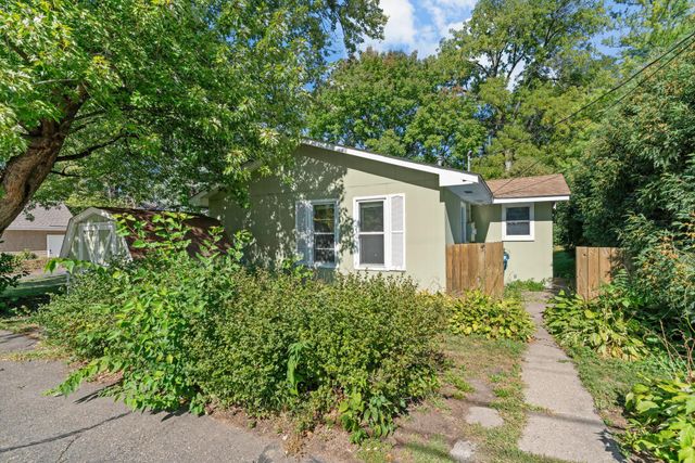 168 Peninsula Road, Medicine Lake, MN 55441