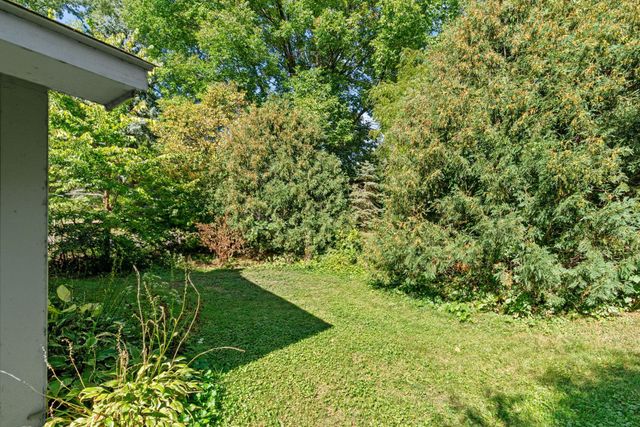 168 Peninsula Road, Medicine Lake, MN 55441