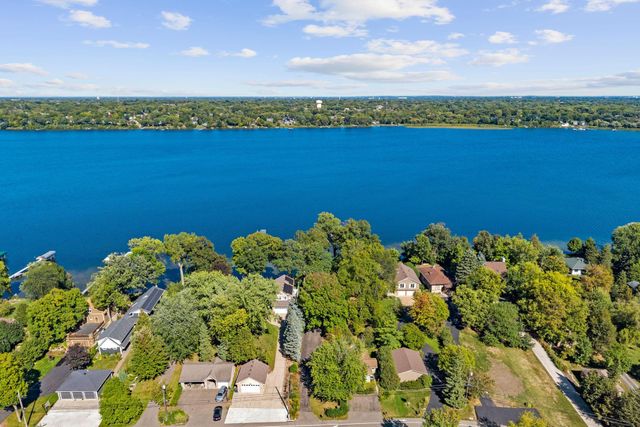 168 Peninsula Road, Medicine Lake, MN 55441