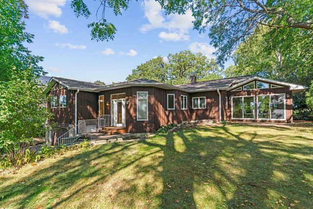 168 Peninsula Road, Medicine Lake, MN 55441