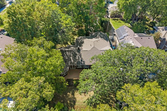 168 Peninsula Road, Medicine Lake, MN 55441