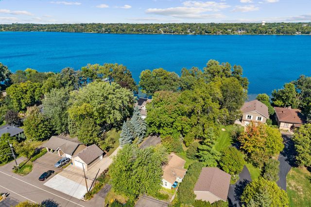 168 Peninsula Road, Medicine Lake, MN 55441