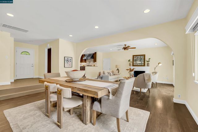 2330 Gill Port Ln, Walnut Creek, CA 94598