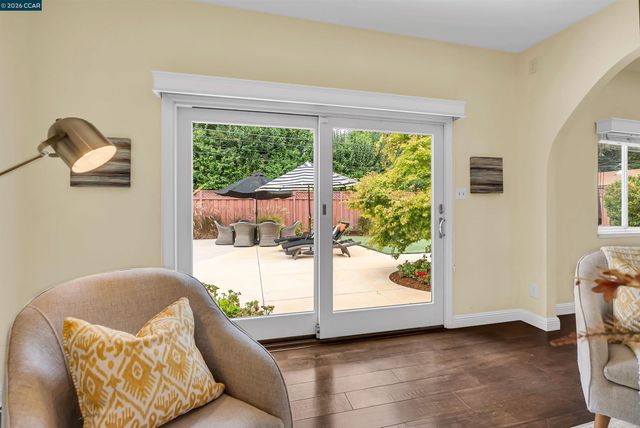 2330 Gill Port Ln, Walnut Creek, CA 94598