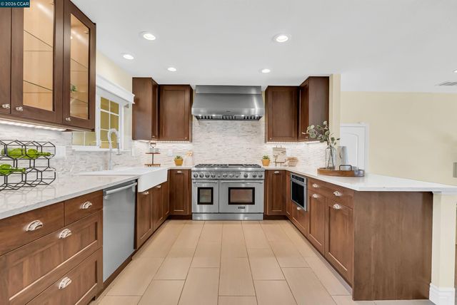 2330 Gill Port Ln, Walnut Creek, CA 94598