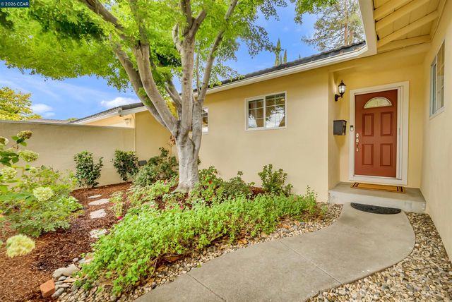 2330 Gill Port Ln, Walnut Creek, CA 94598
