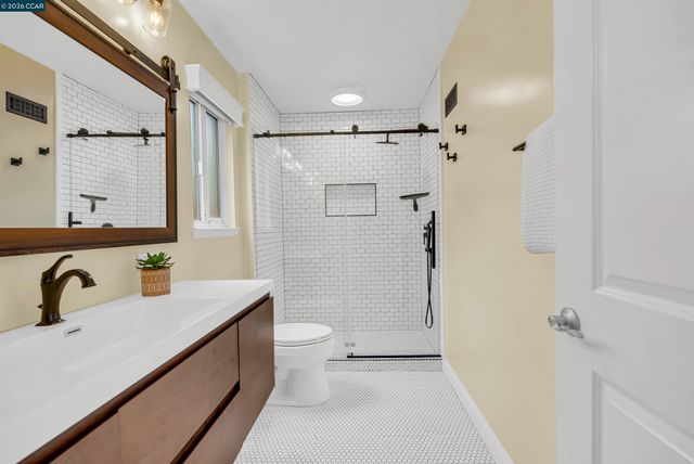 2330 Gill Port Ln, Walnut Creek, CA 94598