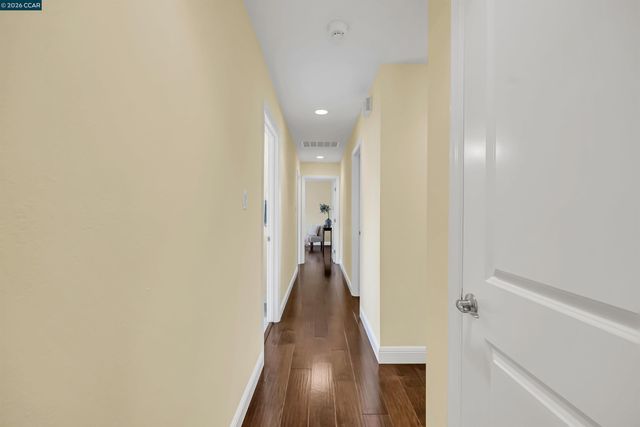 2330 Gill Port Ln, Walnut Creek, CA 94598