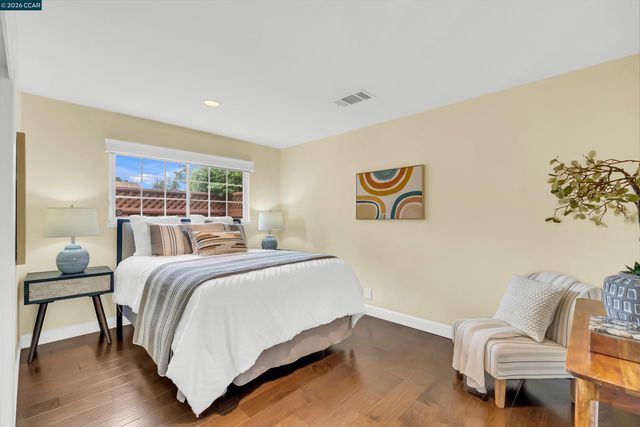 2330 Gill Port Ln, Walnut Creek, CA 94598