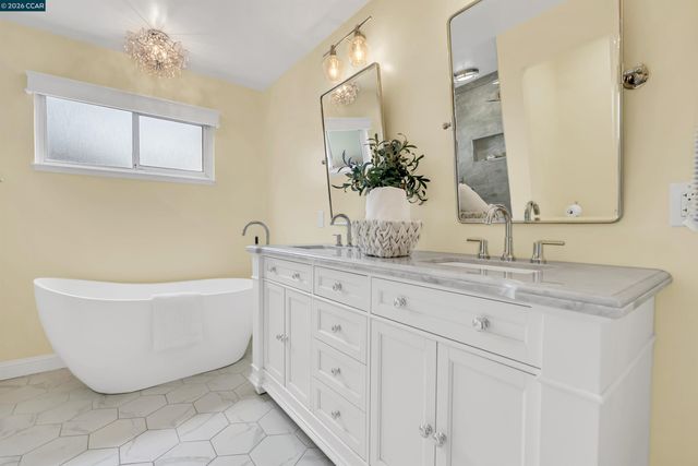 2330 Gill Port Ln, Walnut Creek, CA 94598