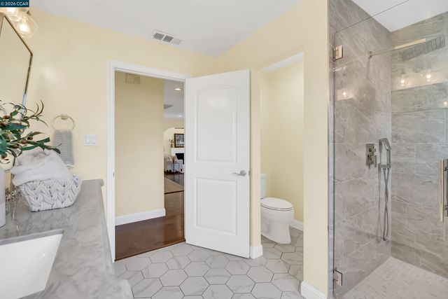 2330 Gill Port Ln, Walnut Creek, CA 94598