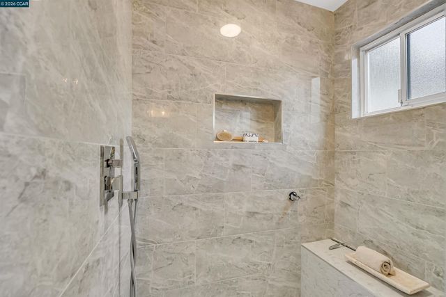2330 Gill Port Ln, Walnut Creek, CA 94598