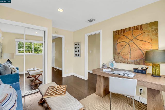 2330 Gill Port Ln, Walnut Creek, CA 94598