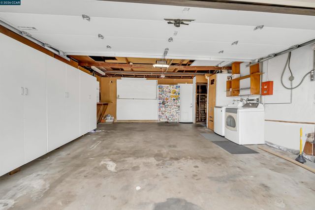2330 Gill Port Ln, Walnut Creek, CA 94598