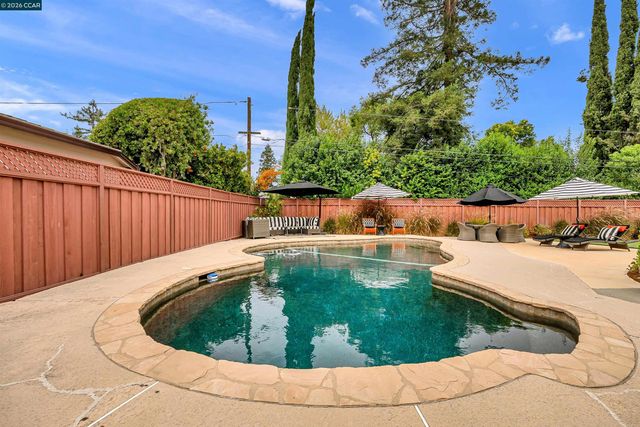2330 Gill Port Ln, Walnut Creek, CA 94598