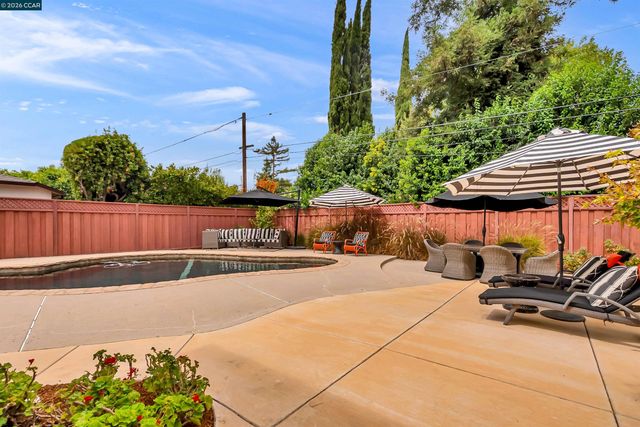 2330 Gill Port Ln, Walnut Creek, CA 94598
