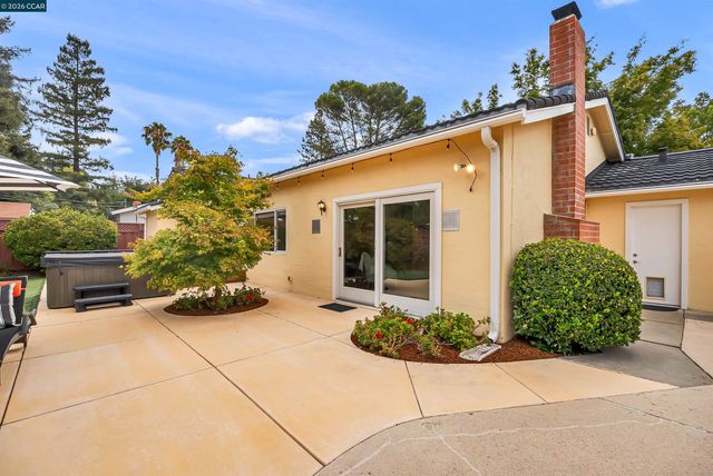 2330 Gill Port Ln, Walnut Creek, CA 94598