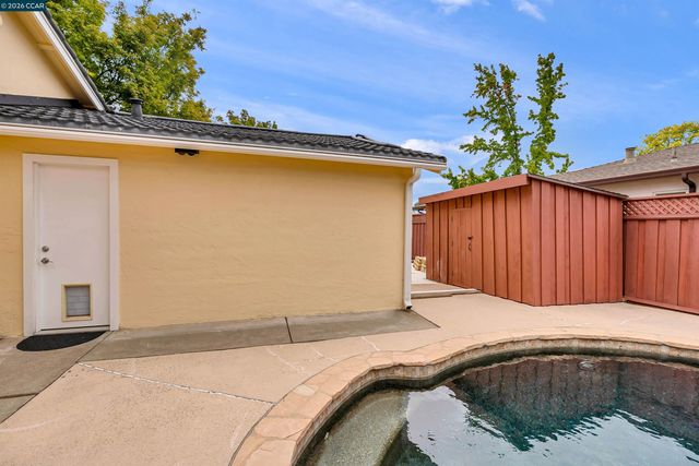 2330 Gill Port Ln, Walnut Creek, CA 94598
