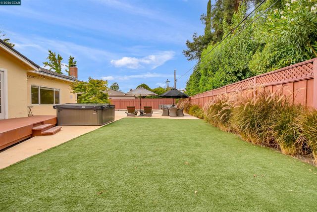 2330 Gill Port Ln, Walnut Creek, CA 94598