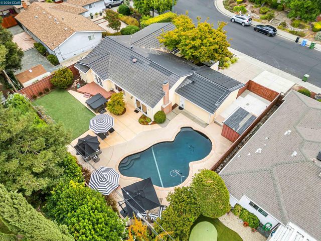 2330 Gill Port Ln, Walnut Creek, CA 94598