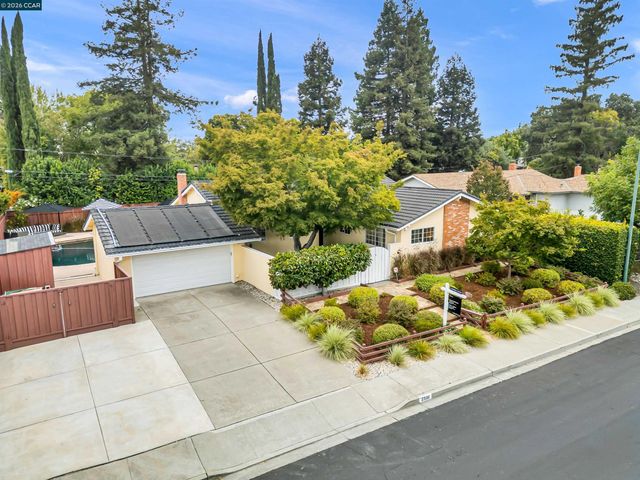2330 Gill Port Ln, Walnut Creek, CA 94598